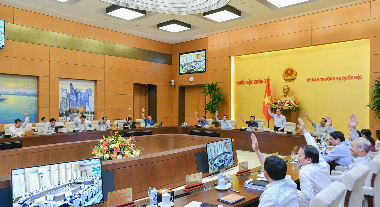 Thông qua về nguyên tắc 2 dự thảo Nghị quyết của Ủy ban Thường vụ Quốc hội -0