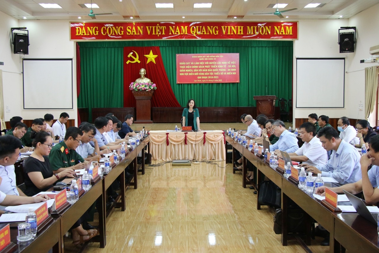 Đoàn giám sát của Hội đồng Dân tộc làm việc với UBND huyện Lộc Ninh Đoàn giám sát của Hội đồng Dân tộc làm việc với UBND huyện Lộc Ninh, tỉnh Bình Phước -0