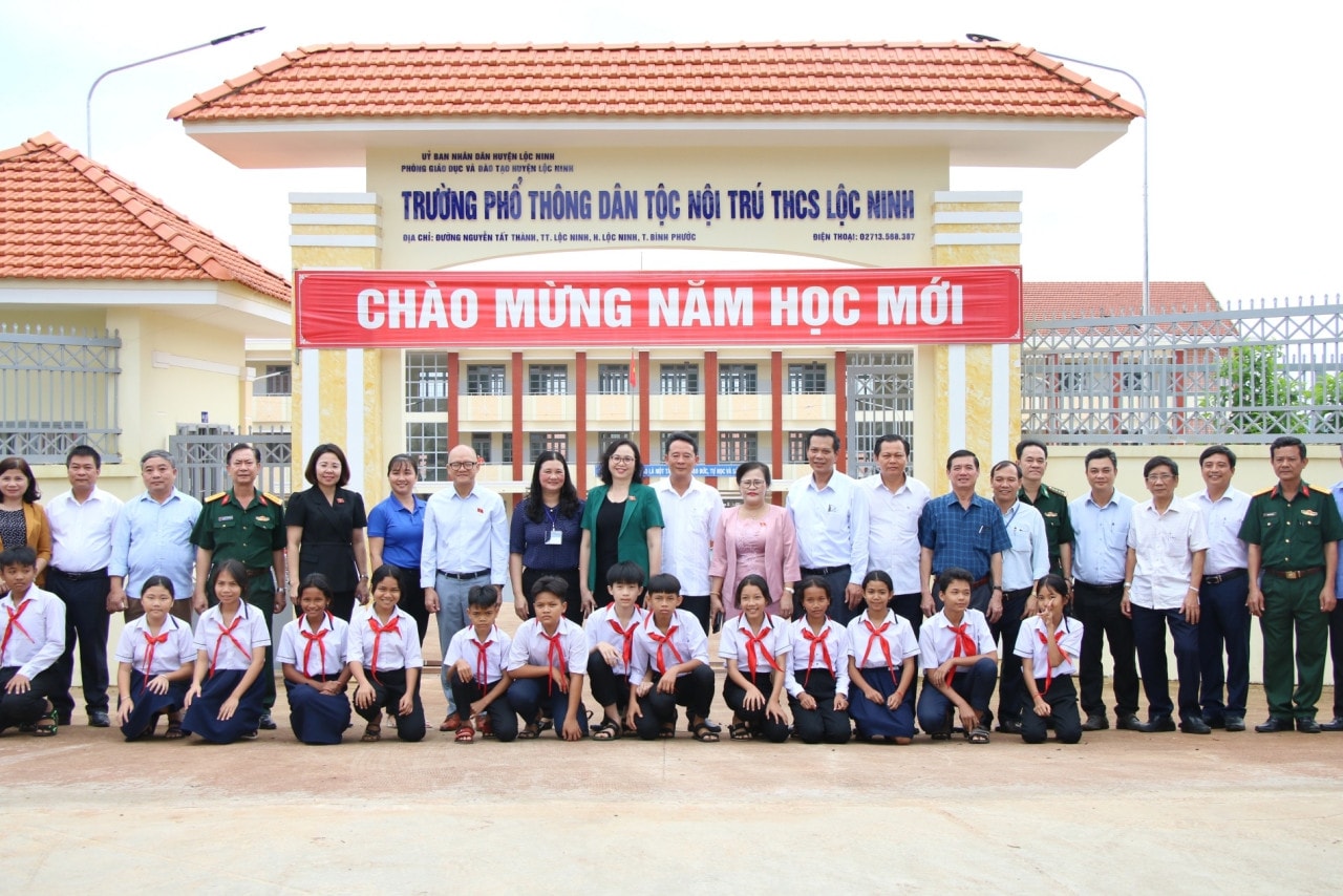 Đoàn giám sát của Hội đồng Dân tộc khảo sát thực tế tại Trường phổ thông dân tộc nội trú Lộc Ninh Đoàn giám sát của Hội đồng Dân tộc làm việc với UBND huyện Lộc Ninh, tỉnh Bình Phước -0