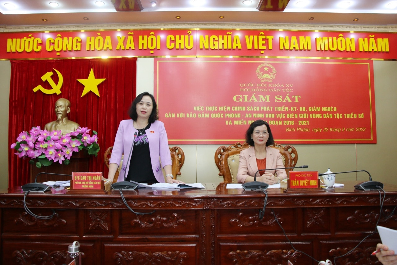 Phó Chủ tịch Hội đồng Dân tộc Cao Thị Xuân phát biểu tại buổi làm việc Đoàn giám sát của Hội đồng Dân tộc làm việc với UBND tỉnh Bình Phước -0