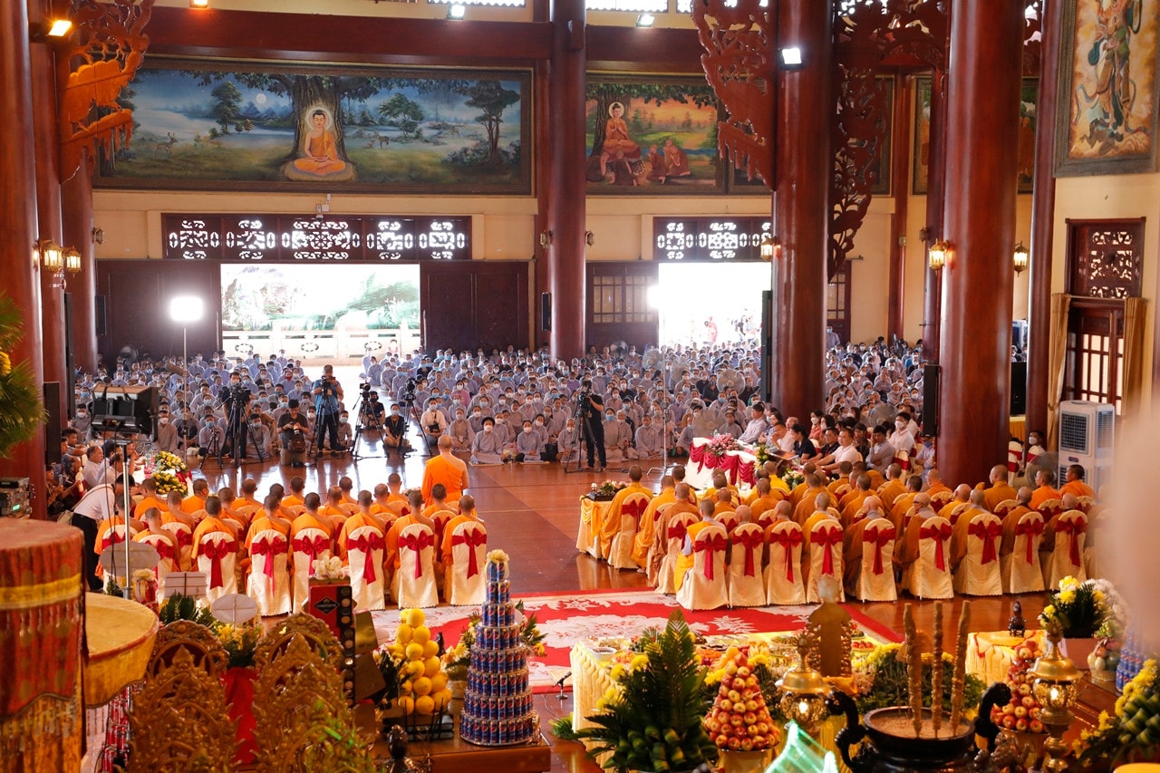Hàng nghìn Phật tử, nhân dân về chùa Ba Vàng dự Đại lễ Giỗ Tổ và tham gia tu tập tại Pháp đàn Lương Hoàng Bảo Sám Tri ân ân đức người thắp sáng, gây dựng lại dòng thiền Trúc Lâm Yên Tử -0