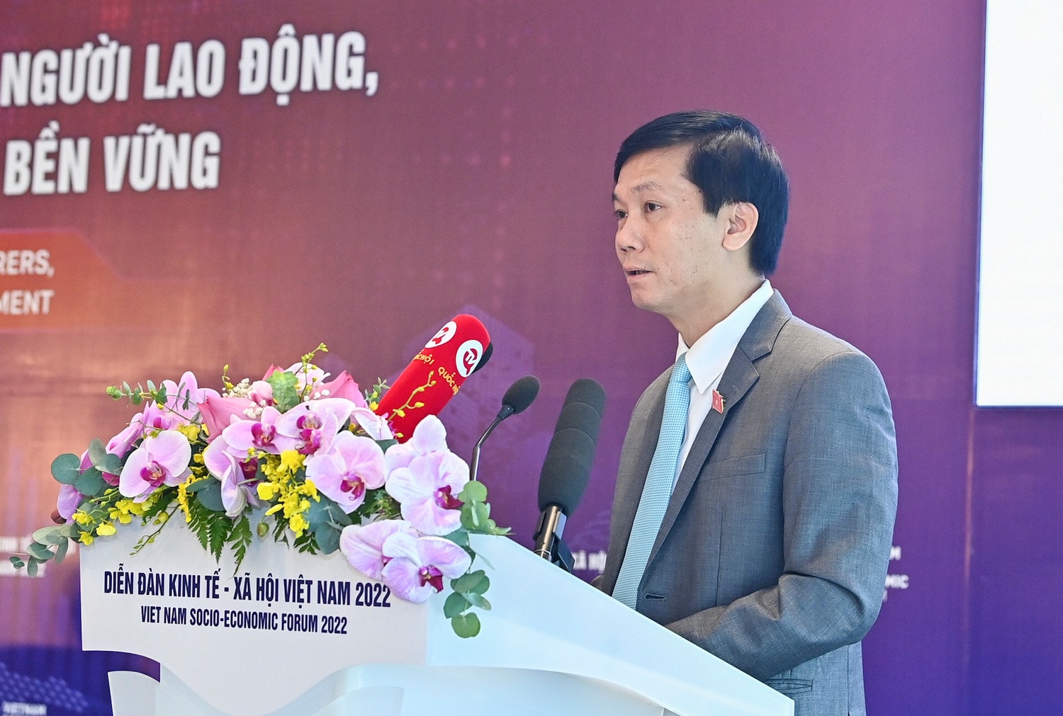 Quyết sách kịp thời, vượt qua thách thức -0