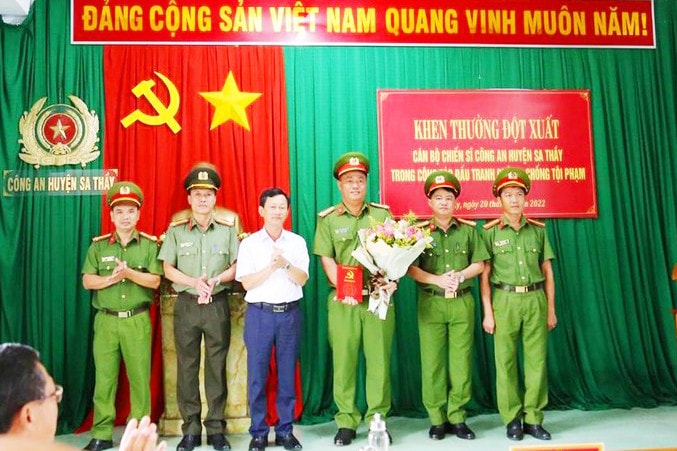 Khen thưởng nóng vụ phá rừng quy mô lớn tại tỉnh Kon Tum -0