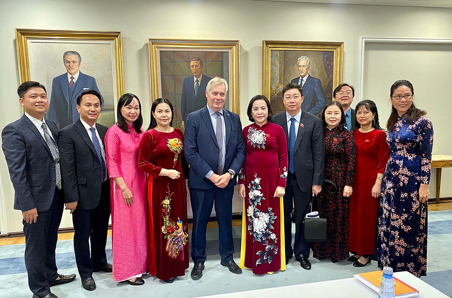 Đoàn công tác chụp ảnh lưu niệm với Phó Chủ tịch Thứ nhất Quốc hội Phần Lan Antti Rinne Đoàn công tác của Ban Công tác đại biểu thăm và làm việc tại Phần Lan -0