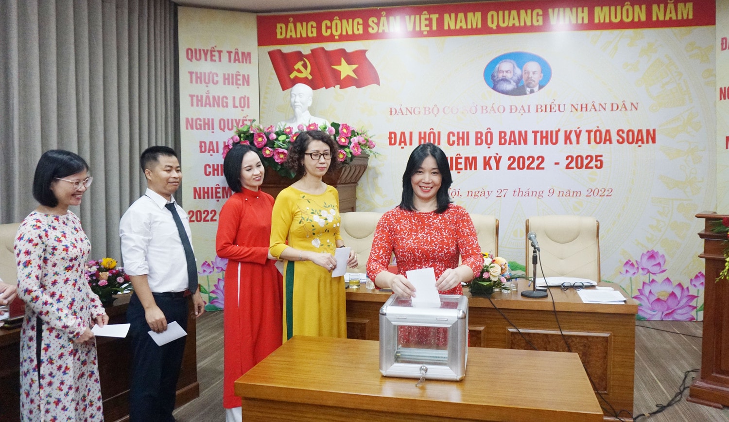 Đại hội Chi bộ Ban Thư ký tòa soạn nhiệm kỳ 2022 - 2025 thành công tốt đẹp -0