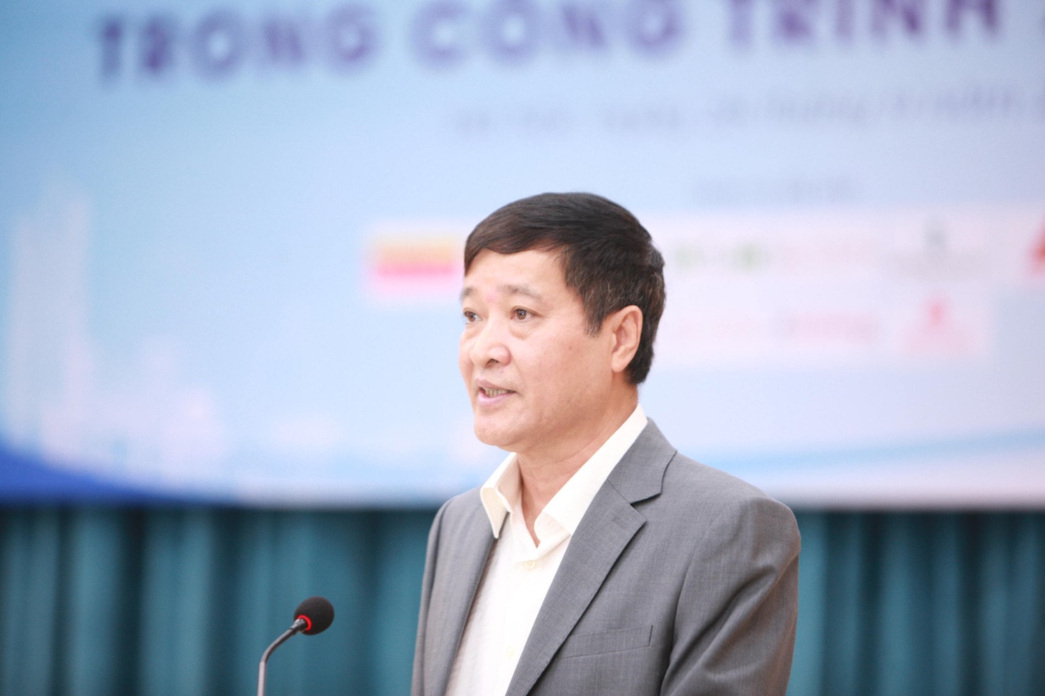 Tổng Biên tập Báo Xây dựng Nguyễn Anh Dũng phát biểu tại hội thảo Loay hoay tìm thị trường cho vật liệu xây dựng mới -0