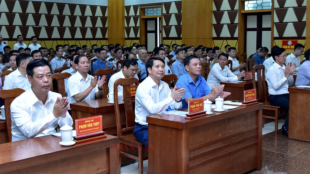 Chủ tịch Quốc hội Vương Đình Huệ tiếp xúc cử tri huyện Thuỷ Nguyên, TP. Hải Phòng -3
