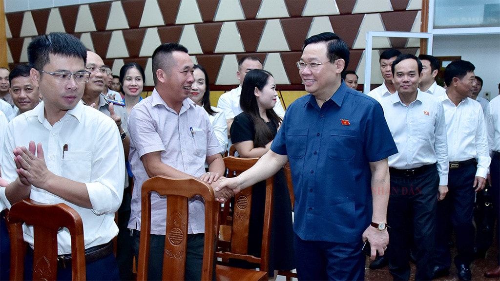 Một số hình ảnh Chủ tịch Quốc hội Vương Đình Huệ tiếp xúc cử tri huyện Thuỷ Nguyên, TP. Hải Phòng