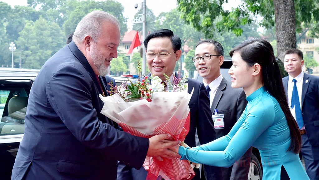 Một số hình ảnh Chủ tịch Quốc hội Vương Đình Huệ tiếp Thủ tướng Cộng hòa Cuba Manuel Marrero Cruz