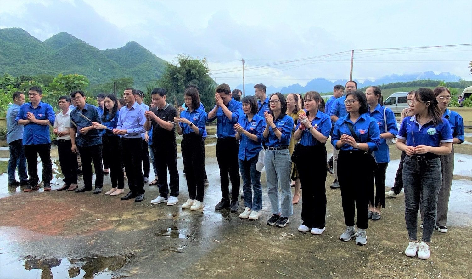Đoàn Thanh niên Văn phòng Quốc hội tổ chức Chương trình thiện nguyện tại Hoà Bình -1