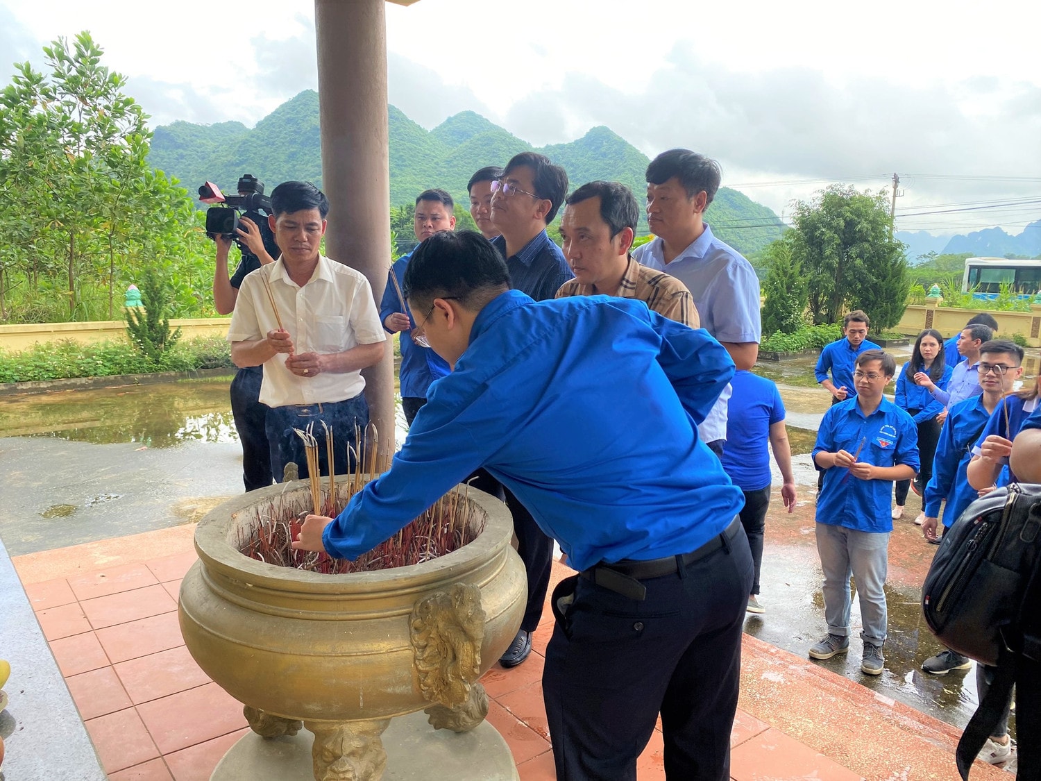 Đoàn Thanh niên Văn phòng Quốc hội tổ chức Chương trình thiện nguyện tại Hoà Bình -4