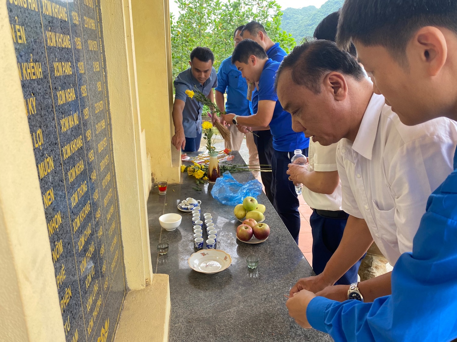Đoàn Thanh niên Văn phòng Quốc hội tổ chức Chương trình thiện nguyện tại Hoà Bình -2