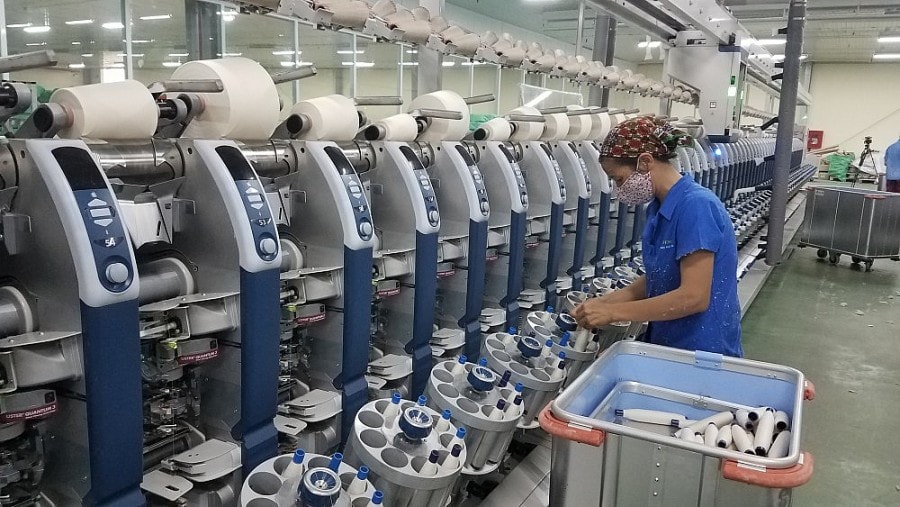 Mỗi tháng ngành dệt may chi hơn 2 tỷ USD nhập nguyên liệu