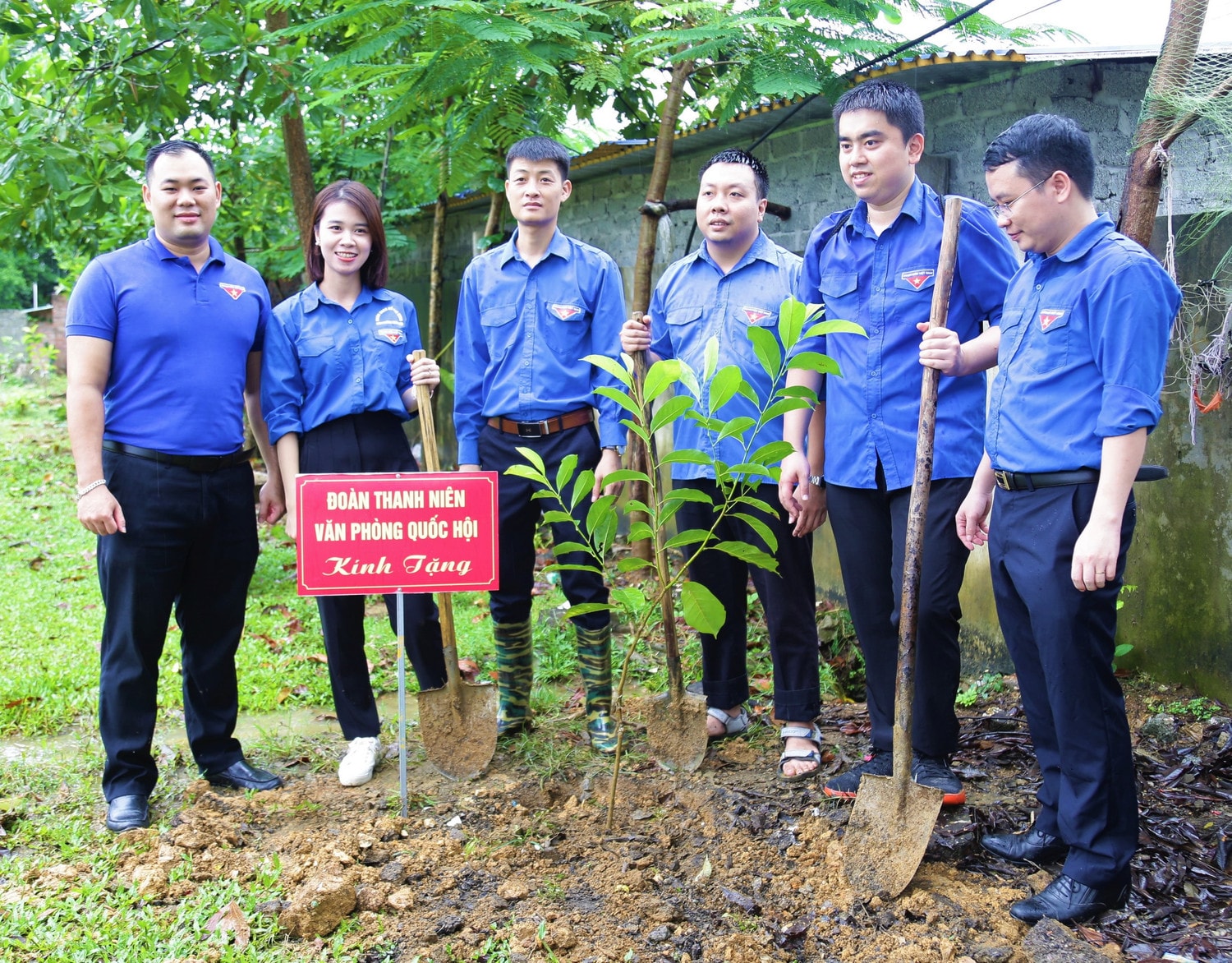 Đoàn Thanh niên Văn phòng Quốc hội tổ chức Chương trình thiện nguyện tại Hoà Bình -1