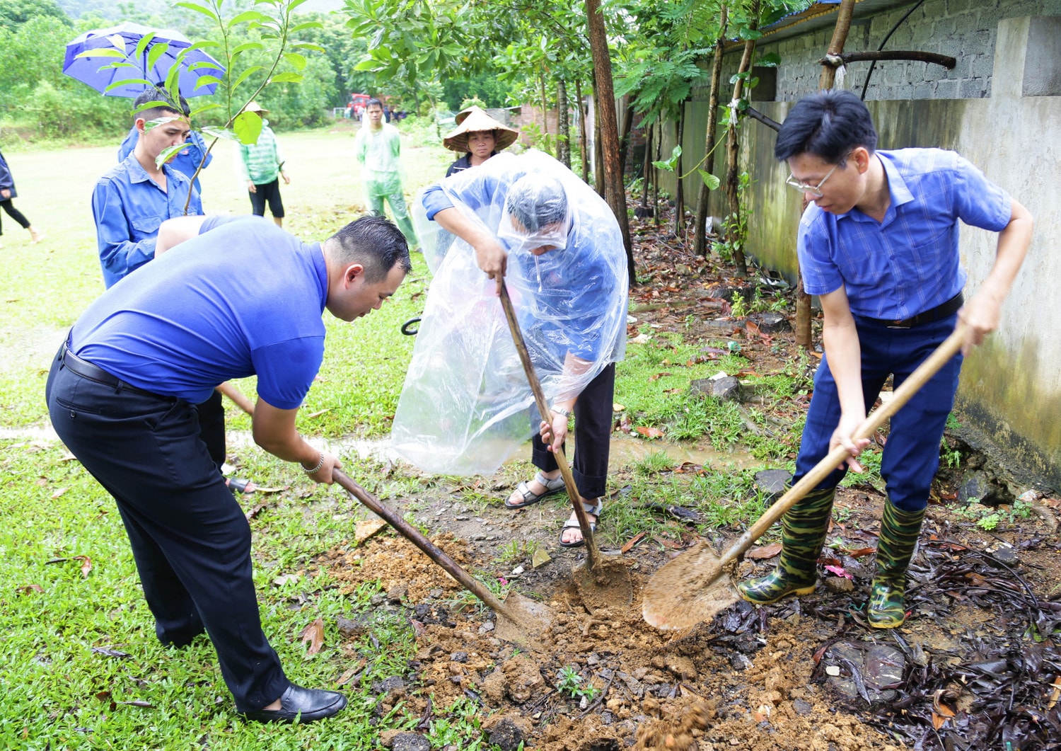 Đoàn Thanh niên Văn phòng Quốc hội tổ chức Chương trình thiện nguyện tại Hoà Bình -0
