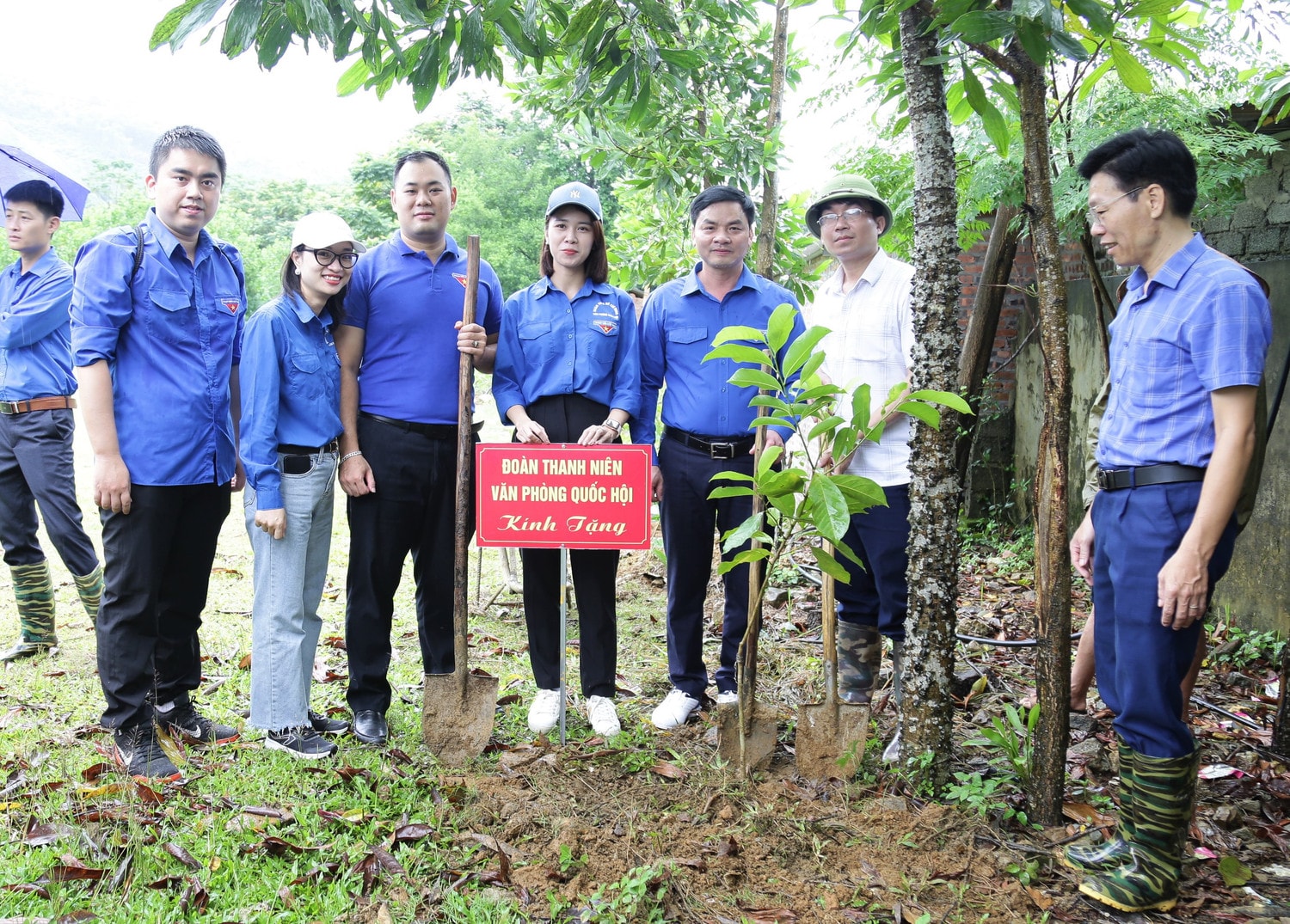 Đoàn Thanh niên Văn phòng Quốc hội tổ chức Chương trình thiện nguyện tại Hoà Bình -9