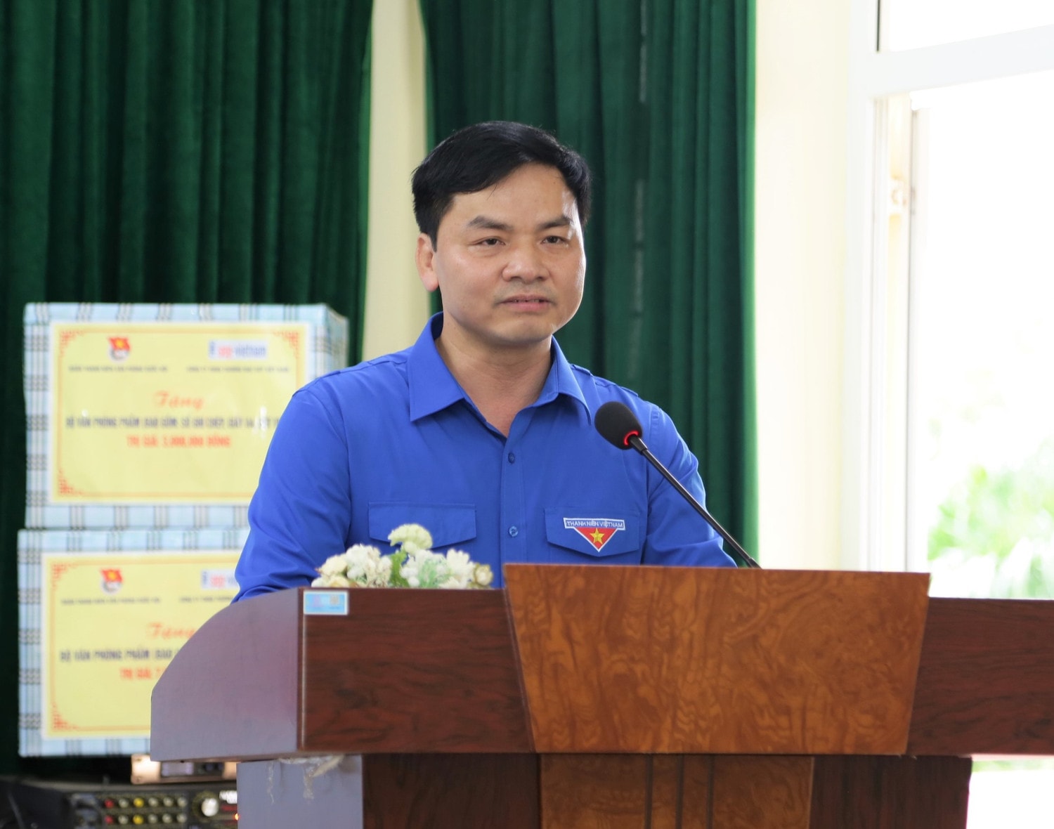 Đoàn Thanh niên Văn phòng Quốc hội tổ chức Chương trình thiện nguyện tại Hoà Bình -0