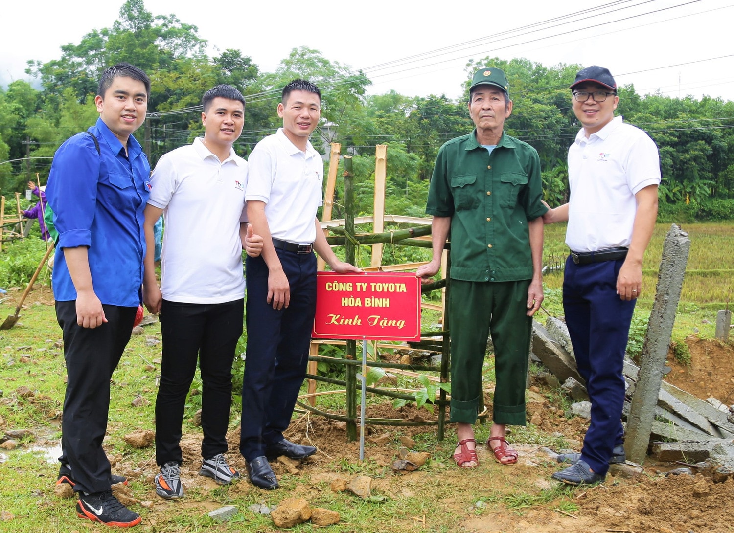 Đoàn Thanh niên Văn phòng Quốc hội tổ chức Chương trình thiện nguyện tại Hoà Bình -7