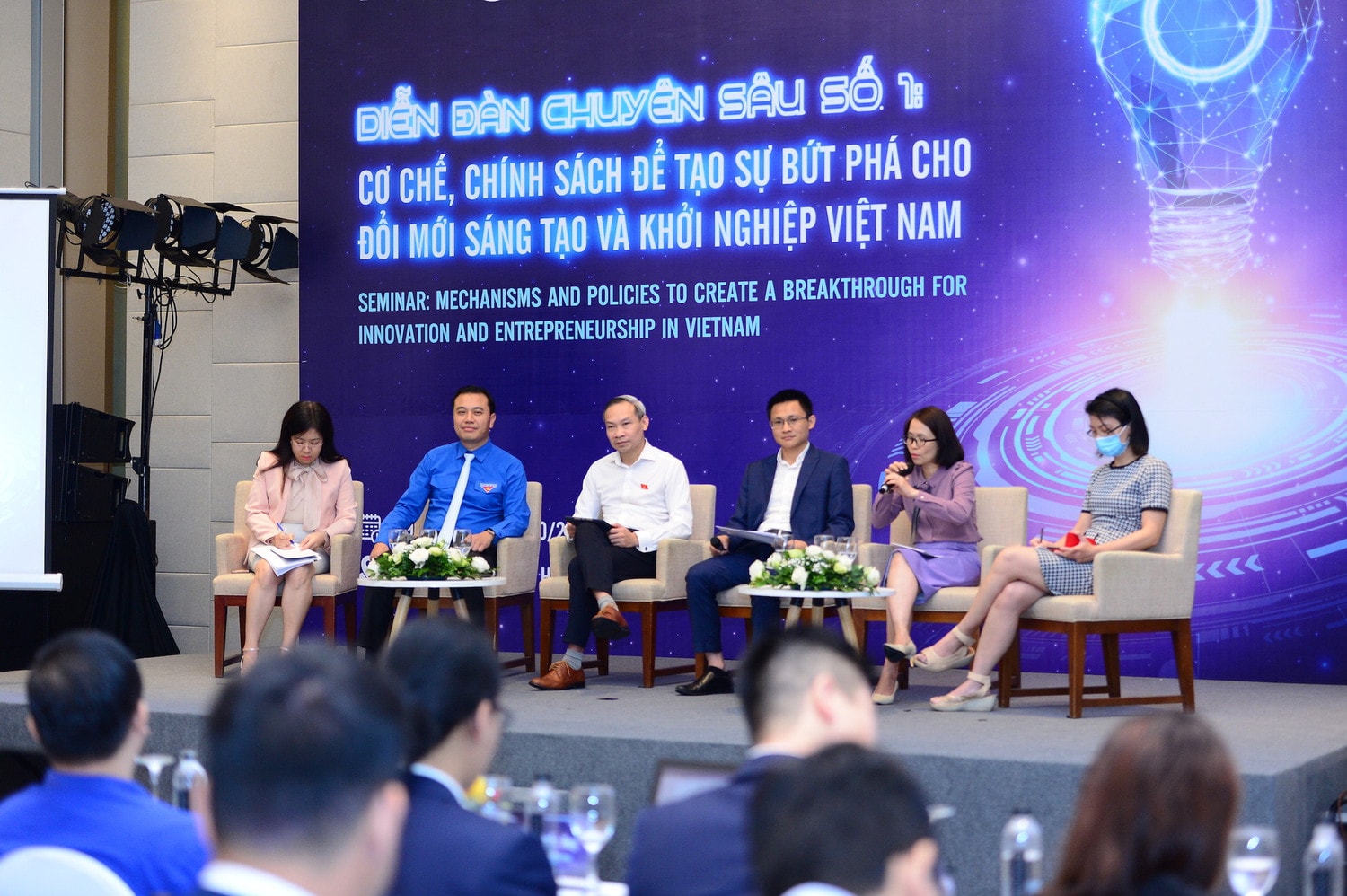 Các đại biểu tham dự phiên Diễn đàn chuyên sâu số 1: Cơ chế, chính sách để tạo sự bứt phá cho đổi mới sáng tạo và khởi nghiệp Việt Nam Cần chính sách giúp hệ sinh thái khởi nghiệp sáng tạo bứt phá -0