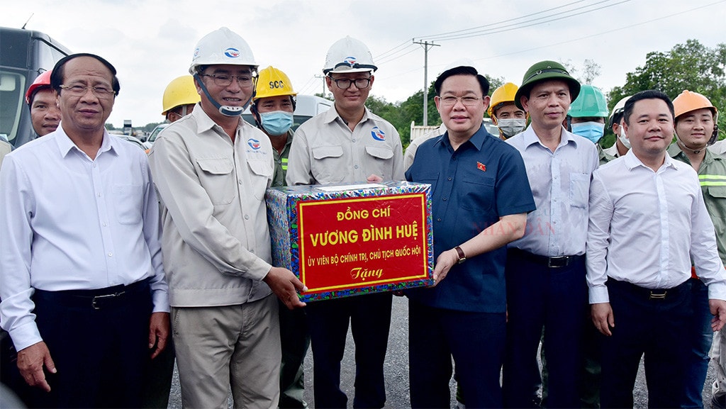 Chủ tịch Quốc hội Vương Đình Huệ: Tập trung hoàn thành Dự án sân bay Long Thành bằng tâm huyết, trách nhiệm đối với sự phát triển của đất nước -0