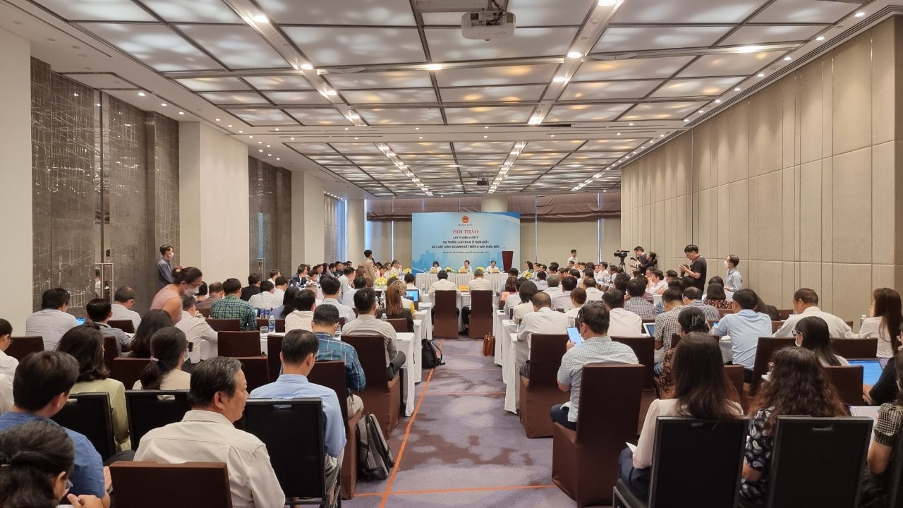 Toàn cảnh buổi hội thảo lấy ý kiến góp ý Dự thảo Luật Nhà ở (sửa đổi) và Luật Kinh doanh bất động sản (sửa đổi) tại TP.Hồ Chí Minh