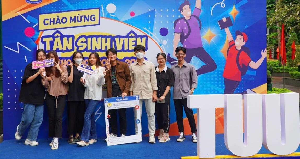 Trường ĐH Công Đoàn chào đón hơn 2000 tân sinh viên nhập học -0