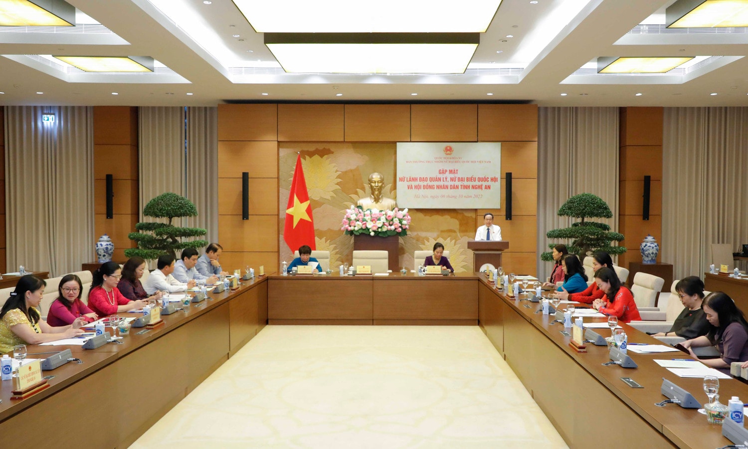 Phó Chủ tịch Thường trực Quốc hội Trần Thanh Mẫn gặp mặt nữ lãnh đạo, nữ đại biểu Quốc hội, HĐND tỉnh Nghệ An -0