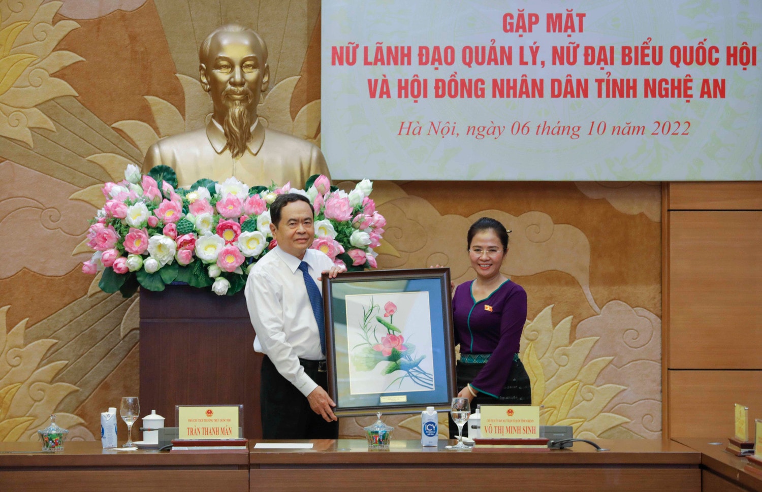 Phó Chủ tịch Thường trực Quốc hội Trần Thanh Mẫn gặp mặt nữ lãnh đạo, nữ đại biểu Quốc hội, HĐND tỉnh Nghệ An -0