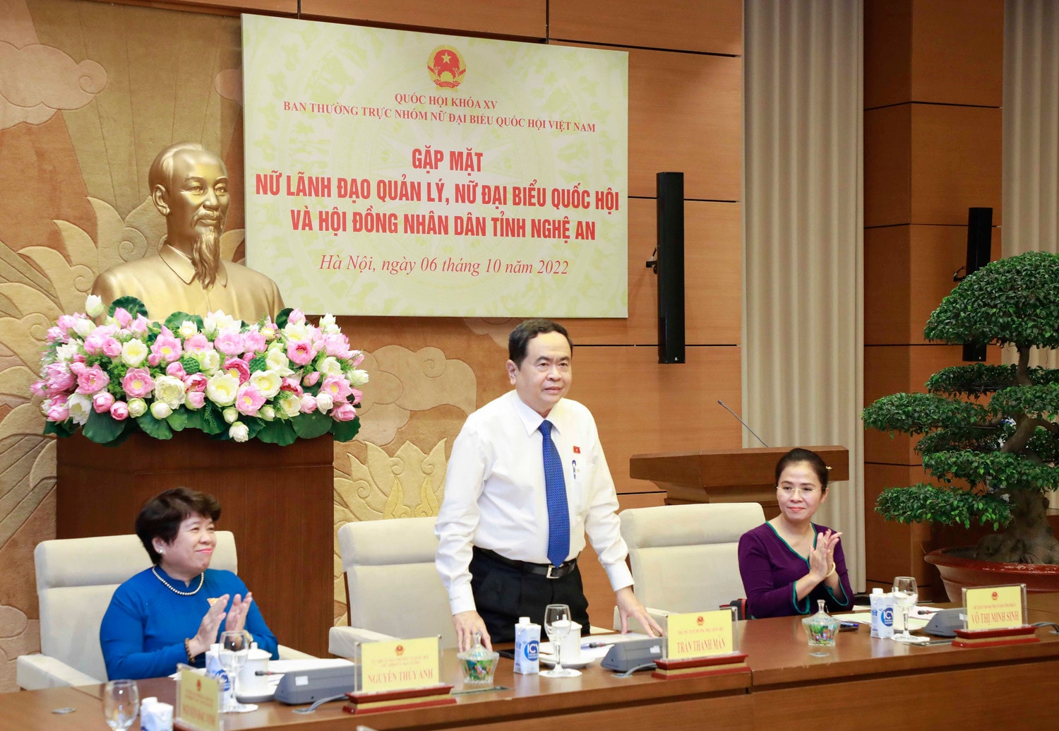 Phó Chủ tịch Thường trực Quốc hội Trần Thanh Mẫn gặp mặt nữ lãnh đạo, nữ đại biểu Quốc hội, HĐND tỉnh Nghệ An -0