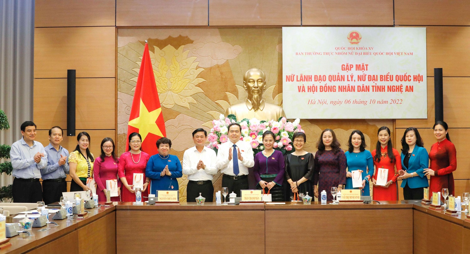 Phó Chủ tịch Thường trực Quốc hội Trần Thanh Mẫn gặp mặt nữ lãnh đạo, nữ đại biểu Quốc hội, HĐND tỉnh Nghệ An -0