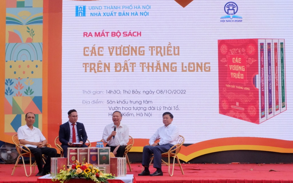 Các nhà nghiên cứu, chuyên gia chia sẻ về quá trình làm sách và nghiên cứu về Thăng Long - Hà Nội dscf0976.jpg -1