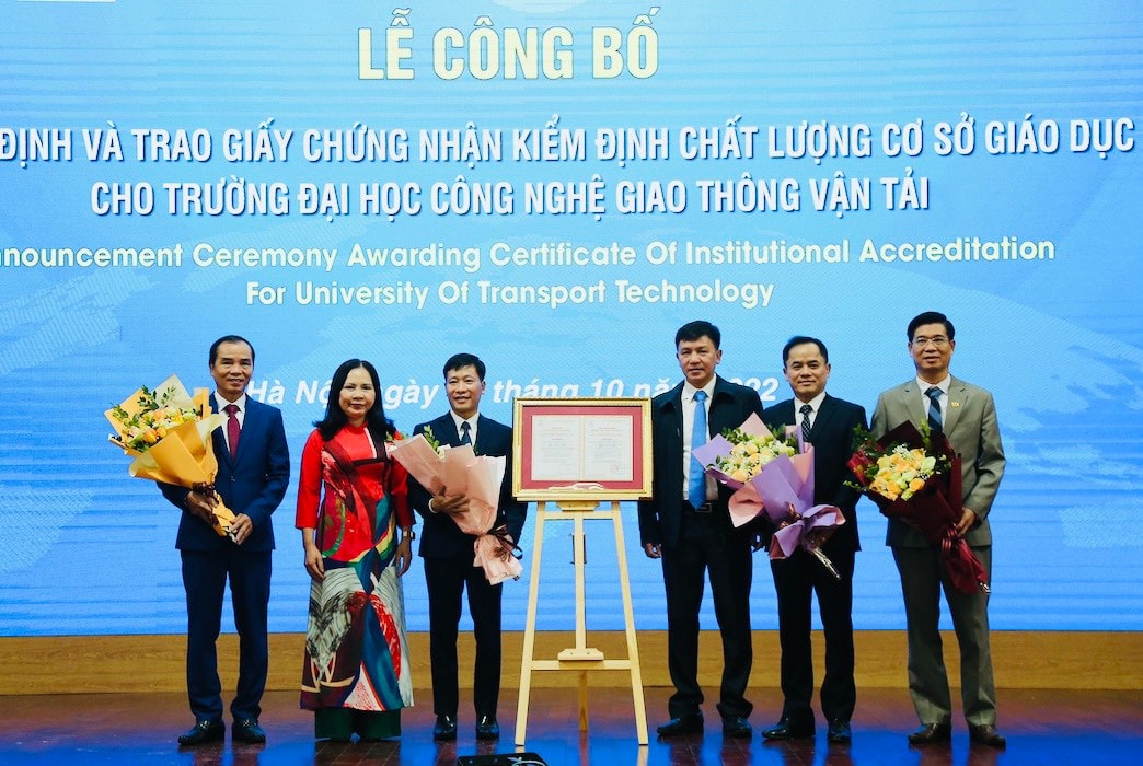 Trường ĐH Công nghệ Giao thông Vận tải đạt chứng nhận kiểm định chất lượng giáo dục -0