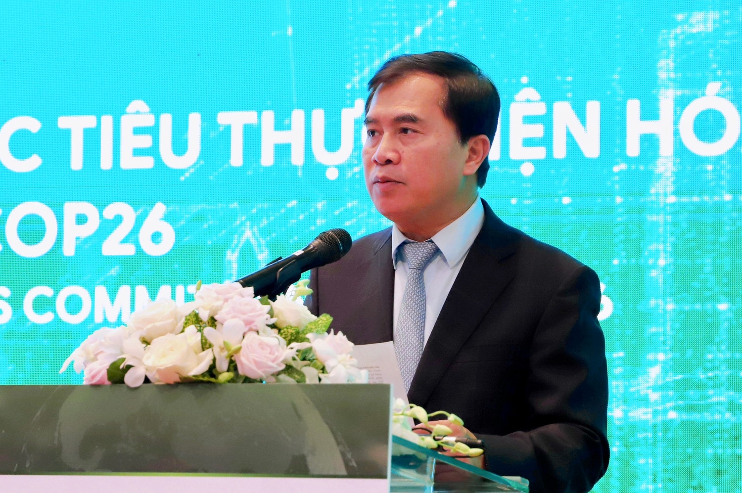 Thứ trưởng Bộ Xây dựng Lê Quang Hùng phát biểu tại hội thảo Bộ Xây dựng đưa nhiều giải pháp nhằm hiện thực hóa cam kết tại COP26 -0
