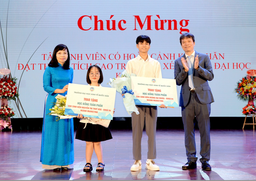 Trường Đại học Kinh tế Quốc dân khai giảng năm học mới -0