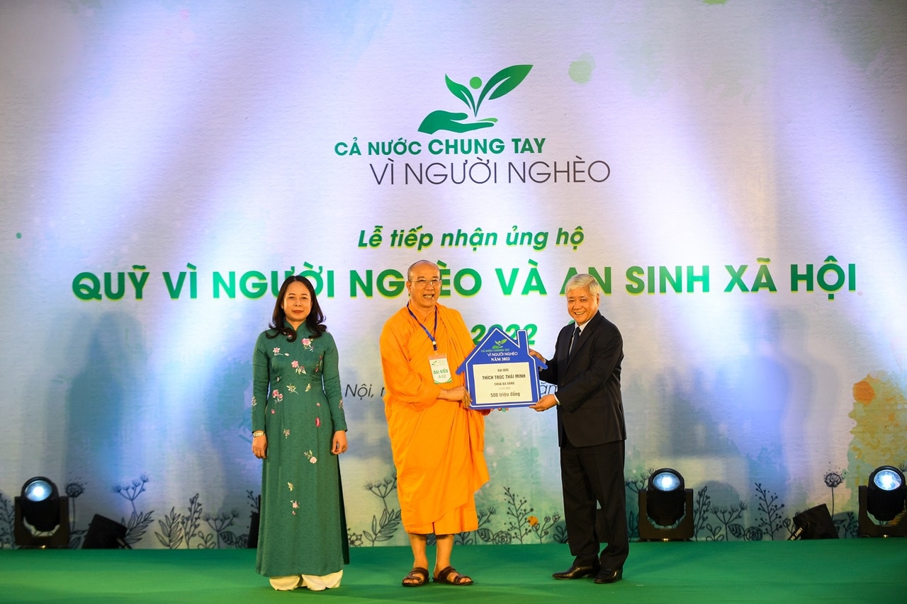 Nhiều cơ quan, đơn vị, doanh nghiệp, nhà hảo tâm ủng hộ “Quỹ Vì người nghèo và an sinh xã hội” -0