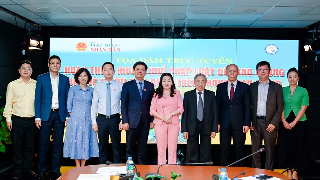 Tọa đàm trực tuyến “Hoàn thiện khuôn khổ pháp luật để tăng cường bảo vệ người tiêu dùng trên không gian mạng” -1