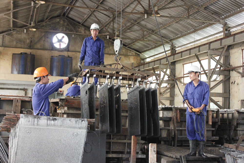 Công nghiệp đóng vai trò chủ lực cho nền kinh tế -0