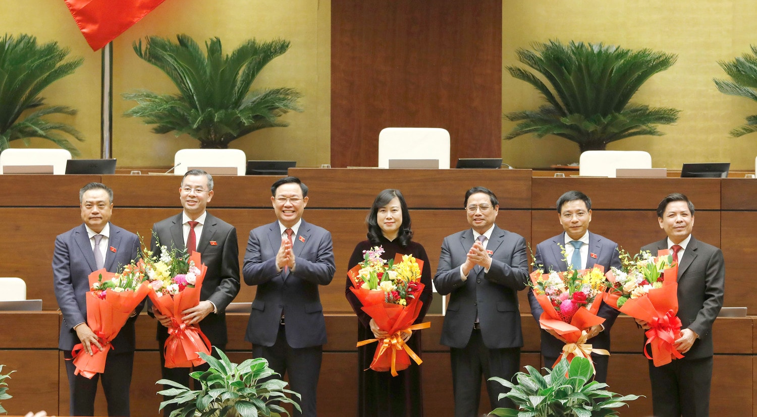 Bầu ông Ngô Văn Tuấn giữ chức Tổng Kiểm toán nhà nước, phê chuẩn ông Nguyễn Văn Thắng giữ chức Bộ trưởng Bộ Giao thông Vận tải, bà Đào Hồng Lan giữ chức Bộ trưởng Bộ Y tế -0