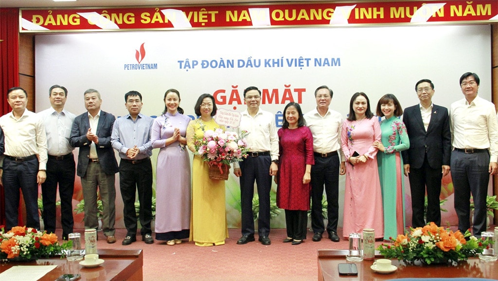 Petrovietnam tổ chức gặp mặt nữ cán bộ nhân viên -0