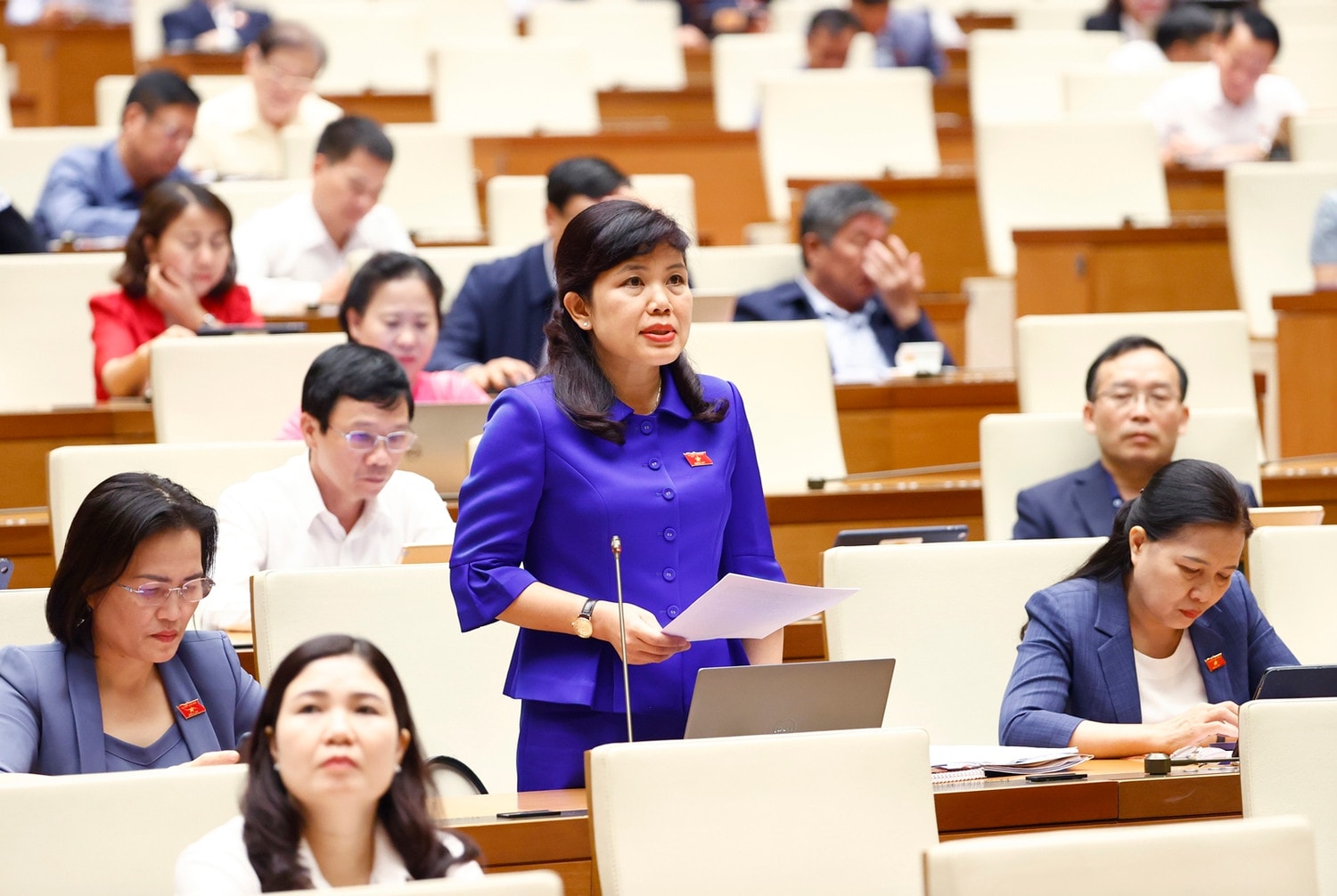 Đại biểu Quốc hội Nguyễn Thị Thu Hà (Quảng Ninh) phát biểu tại hội trường Cần làm rõ thế nào là kiểm tra của Nhân dân, giám sát của Nhân dân -0