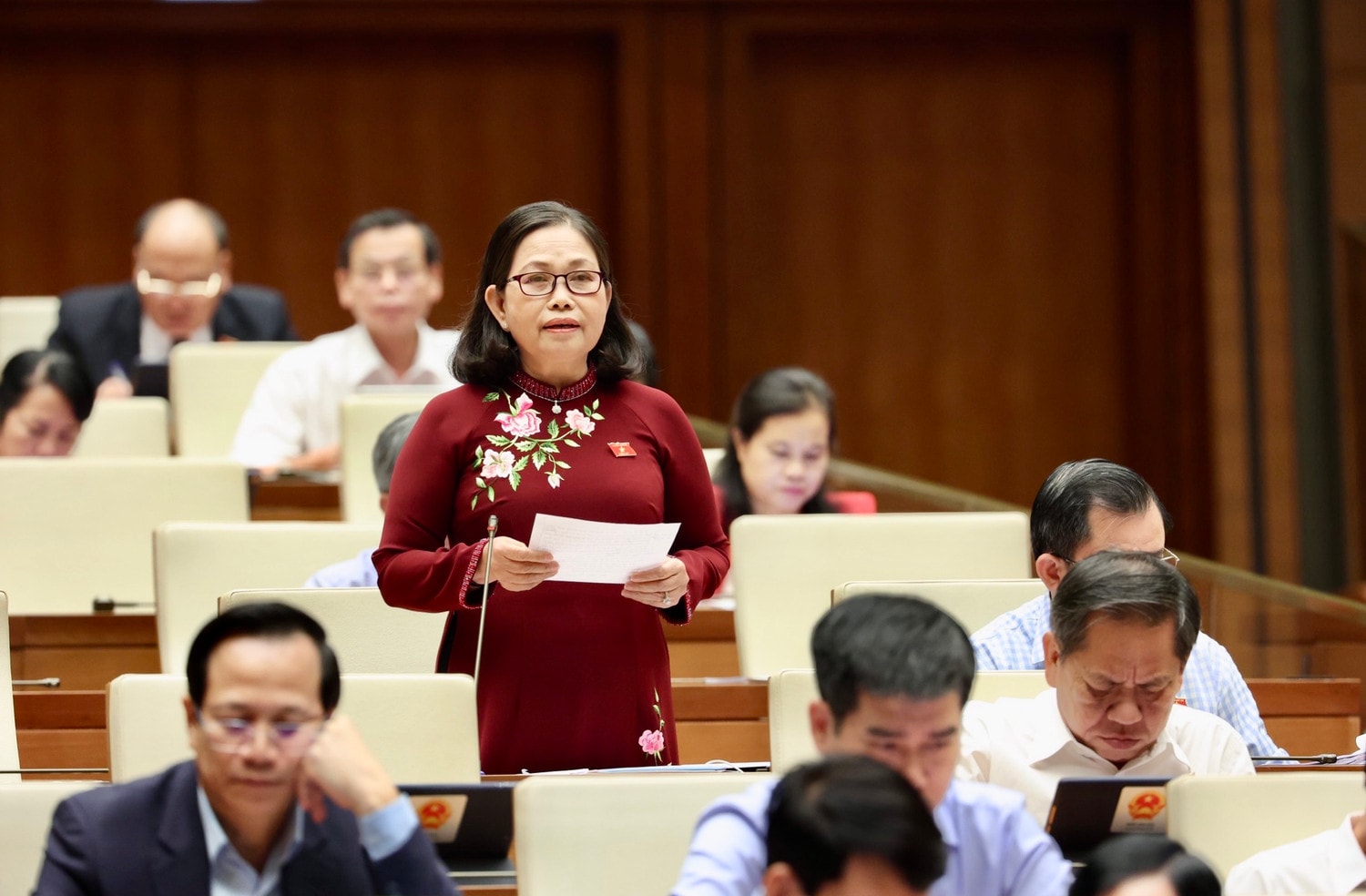 Cần cơ chế, chính sách đặc thù để giải quyết khó khăn của ngành y tế -0