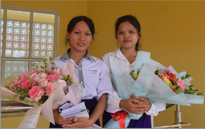 Nữ sinh người Rục đầu tiên bước chân vào giảng đường đại học -0