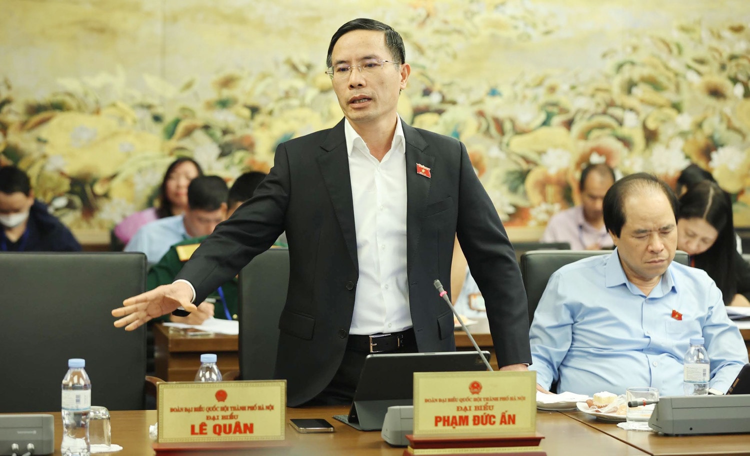 Một số hình ảnh thảo luận tại tổ về dự án Luật Phòng thủ dân sự, Luật Hợp tác xã (sửa đổi) -0
