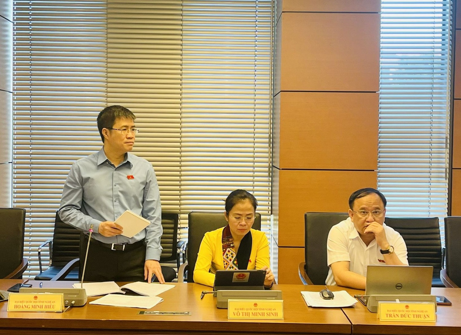 ĐBQH Hoàng Minh Hiếu phát biểu tại phiên thảo luận tổ Thu hồi đất phải bảo đảm cuộc sống người dân tốt hơn hoặc bằng nơi ở cũ -0
