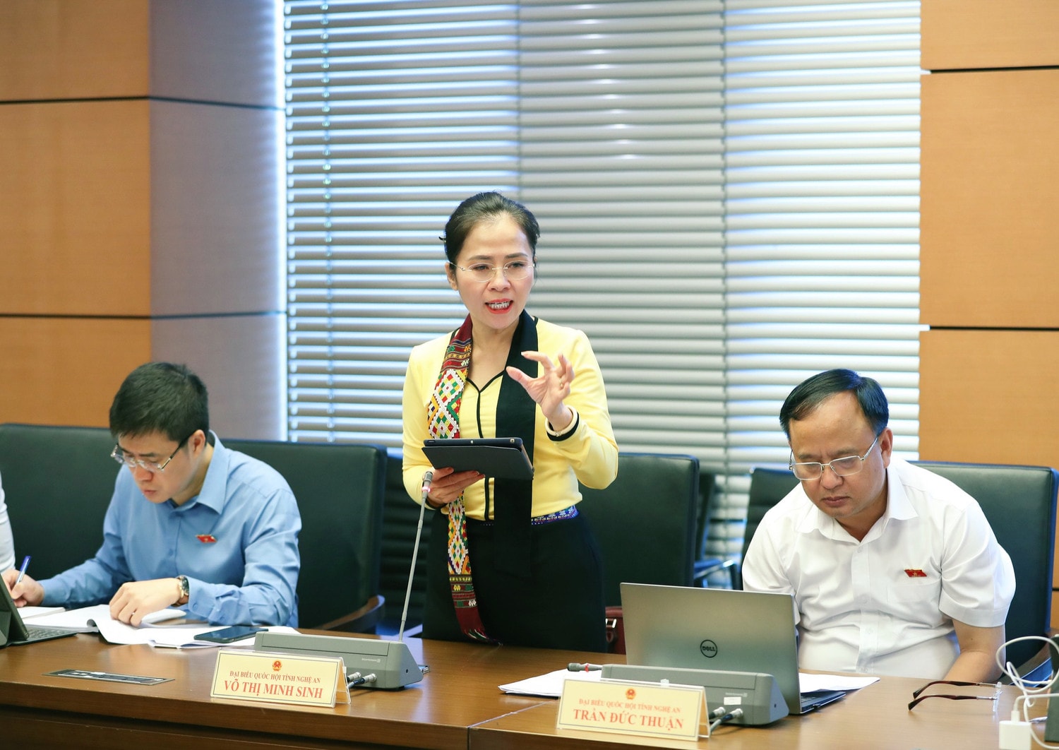 ĐBQH Võ Thị Minh Sinh phát biểu. Ảnh: Q.Phúc Bảo đảm hài hòa lợi ích của Nhà nước, doanh nghiệp và người dân -0