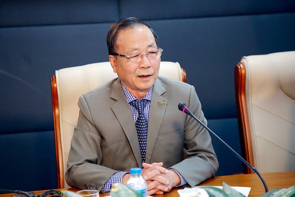 <p>Ở các nước, người ta thực hiện xã hội hoá việc biên soạn SGK như thế nào bảo đảm mọi học sinh được tiếp cận SGK có chất lượng, thưa ông Nguyễn Tiến Thỏa - Chủ tịch Hội Thẩm định giá Việt Nam?</p> -0