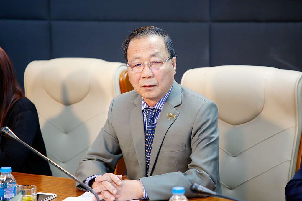 MC: Sự cạnh tranh trong cơ chế thị trường sẽ tạo ra động lực sáng tạo, thúc đẩy việc khuyến khích bỏ vốn đầu tư sản xuất SGK. Vậy nếu Nhà nước định giá SGK thì cơ quan nào định giá và định như thế nào để bảo đảm chất lượng và hài hoà lợi ích, khuyến khích xã hội hóa, thưa ông Nguyễn Tiến Thỏa?