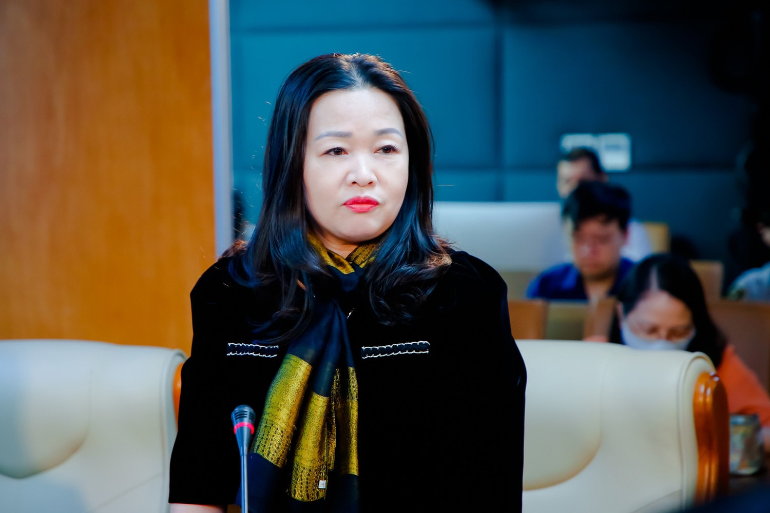<p>Hiện thực hoá tinh thần Nghị quyết 88/2014/QH13 về đổi mới chương trình, sách giáo khoa giáo dục phổ thông, giáo dục đã ghi nhận bước chuyển mình tích cực, với sự góp mặt của các bộ sách giáo khoa mang tên “Xã hội hoá”. </p> <p>Nhằm trao đổi, ghi nhận ý kiến của đại biểu Quốc hội, chuyên gia, nhà quản lý, cử tri về các vấn đề liên quan sách giáo khoa hiện nay, đặc biệt với câu chuyện về giá cả mặt hàng đặc thù này, Báo Đại biểu Nhân dân tổ chức Toạ đàm với chủ đề: “Sách giáo khoa và câu chuyện xã hội hoá giáo dục”.</p> -0