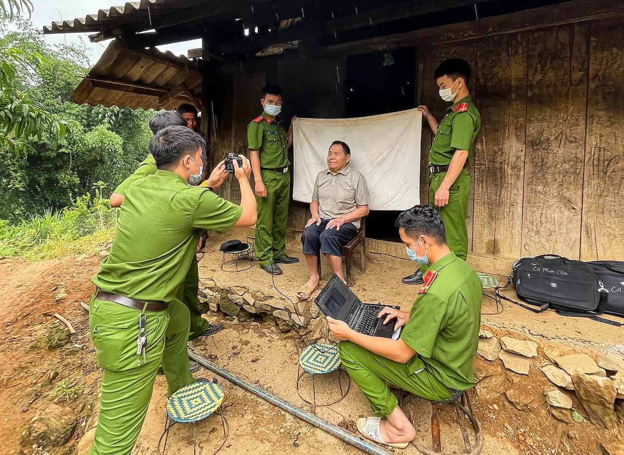 Lấy dân làm gốc -0
