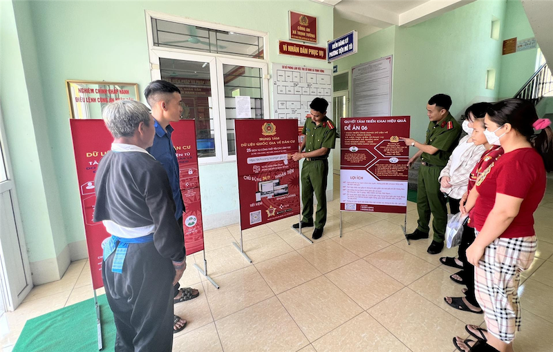 Lấy dân làm gốc -0